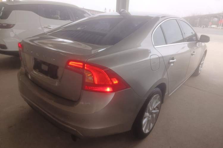 Used Volvo S60 2015 S60L 2.0T Zhiyuan Edition