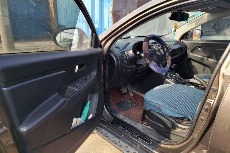 Used Kia Sportage R 2012 2.0L Automatic Two-Wheel Drive NAVI
