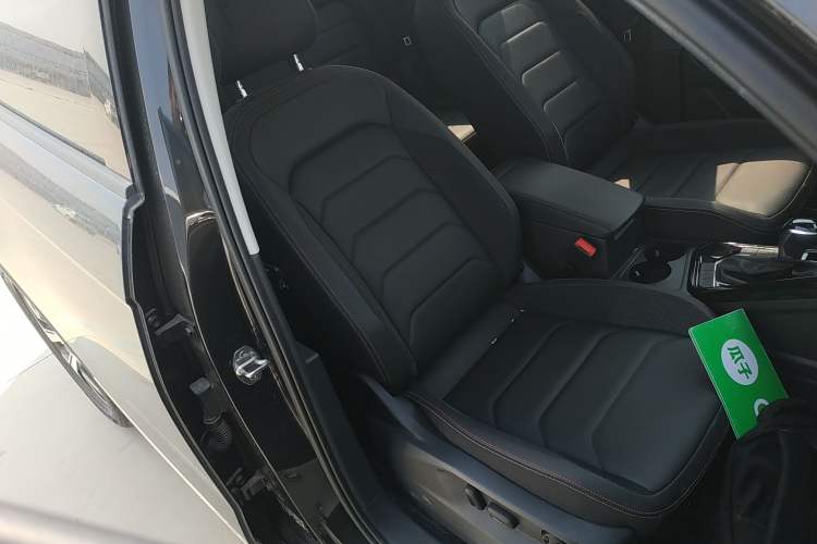 Used Volkswagen Tayron 2020 280TSI Two-Wheel Drive Luxury Connect Edition Right Front Seat