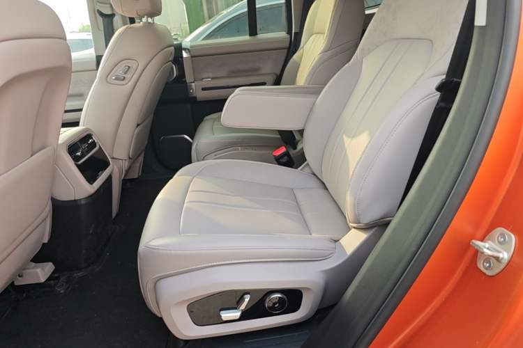 Used Jetour Zongheng G700 Trailblazer 2025 Model Xiangjing Edition 6-seater
