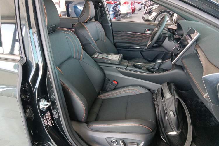 Used Toyota Avalon 2024 Dual-Engine 2.5L XLE Premium Edition
