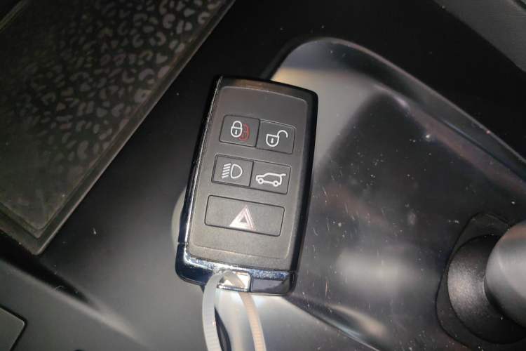 Used Jaguar E-PACE 2018 P250 SE China VI Vehicle Key