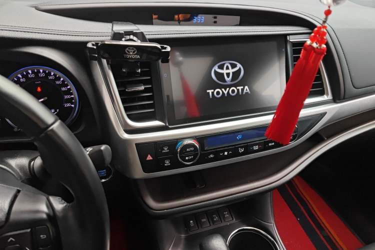 Used Toyota Highlander 2021 2.0T Four-Wheel Drive Luxury Edition 7 Seats Audio And AC Panel