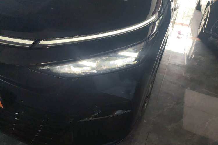 Used XPeng X9 2024 702 Ultra-Long Range Max Left Front Headlight