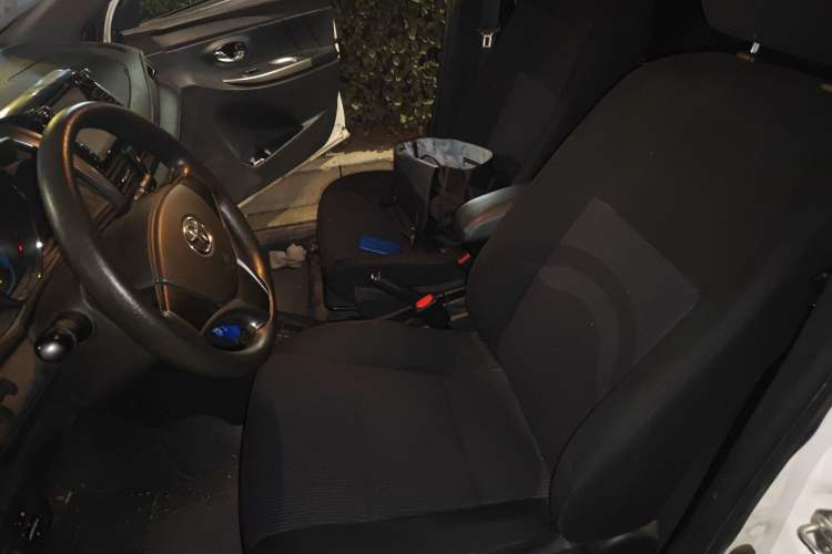 Used Toyota YARiS L Zhi Xuan 2015 1.5E Automatic Charm Edition
