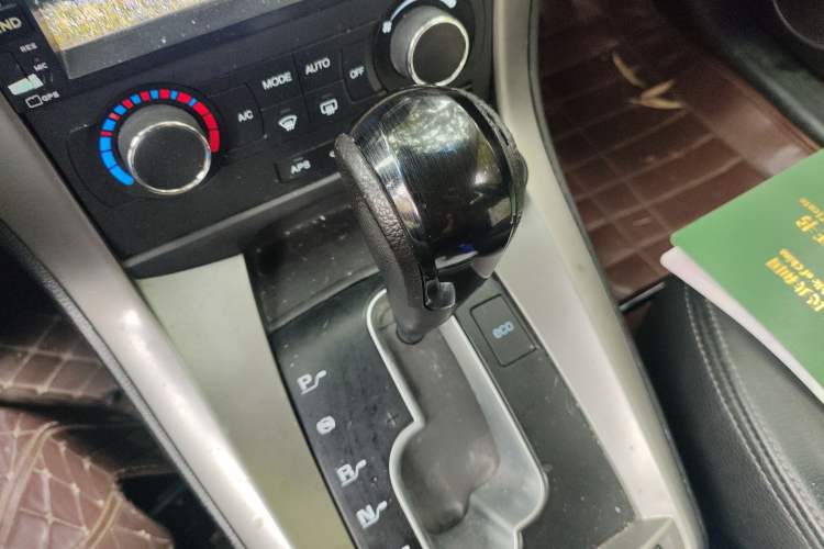 Used Chevrolet Captiva 2012 2.4L 4x4 Flagship Edition 7 Seats