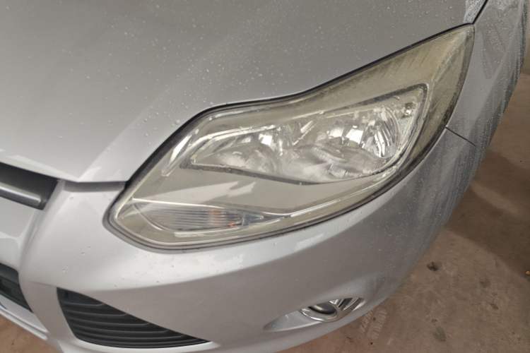 Used Ford Focus 2012 Sedan 1.6L Manual Comfort Model
