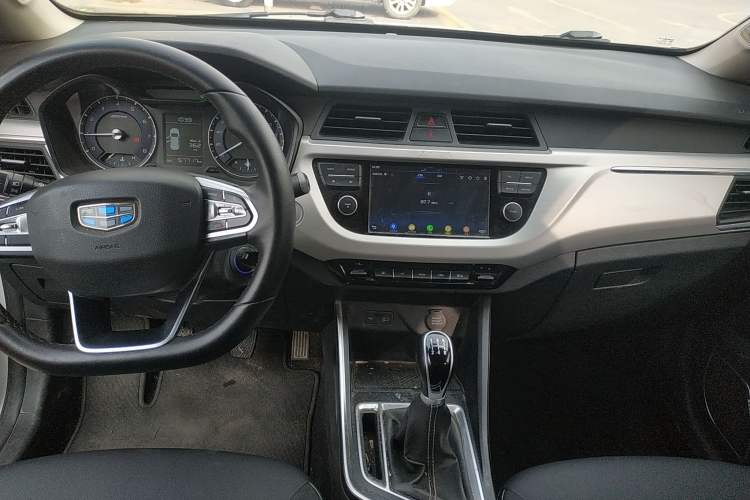 Used Geely Auto Vision X3 2019 Upgraded Model 1.5L Manual Elite Version
