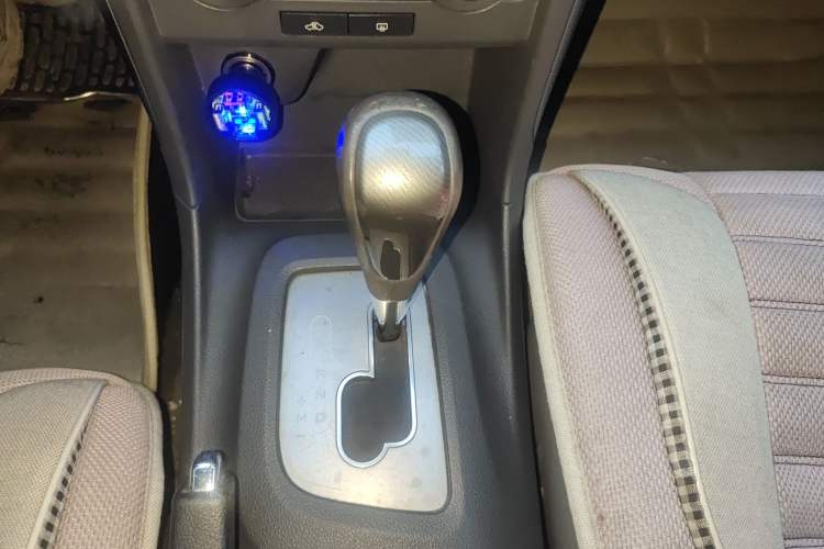 Used Chevrolet Epica 2013 1.8 SE Comfort Edition AT Gear Lever