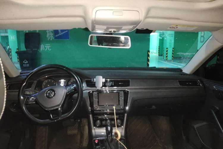 Used Volkswagen Passat 2017 330TSI DSG Luxury Edition
