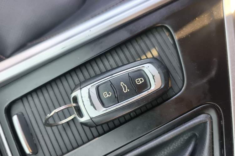 Used Geely Auto Vision X6 2018 1.4T CVT 4G Connected Luxury Version