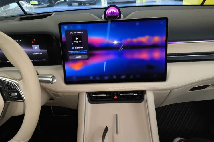 Used Hima AITO M5 2024 Extended-Range Max RS Four-Wheel Drive Advanced Intelligent Driving Version Audio And AC Panel