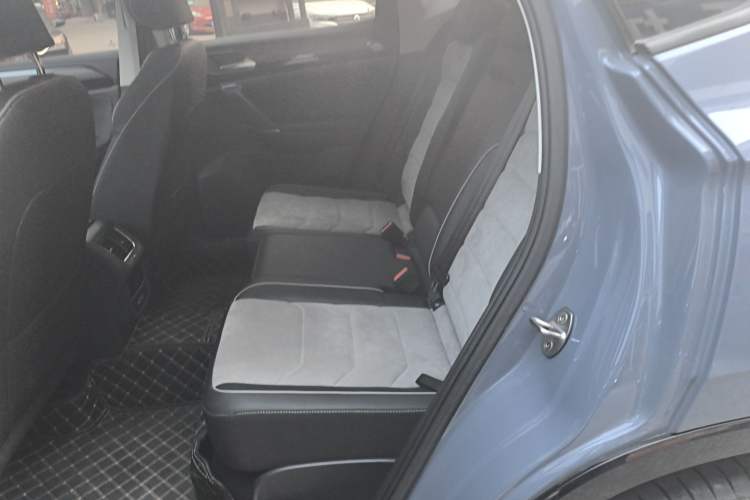 Used Volkswagen Tayron X 2020 330TSI Two-Wheel Drive Luxury Smart Connectivity Version Left Rear Seat