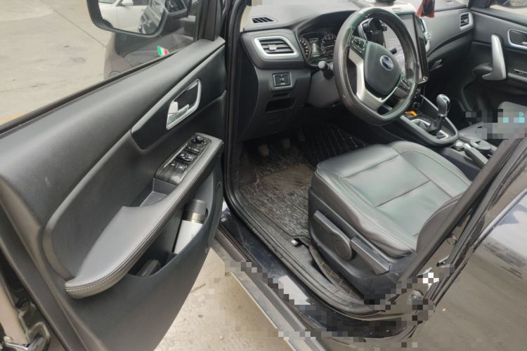 Used SWM X7 2016 1.8L Manual Luxury Edition 7 Seats