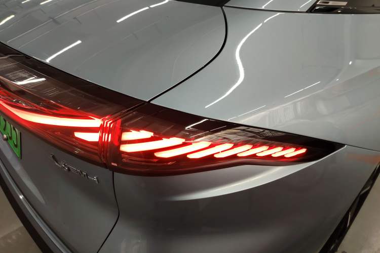 Used Geely Galaxy L6 2025 EM-i 140km Starship Edition