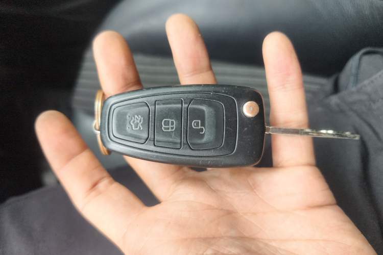 Used Ford Focus 2012 Sedan 1.6L Automatic Fashion Edition
