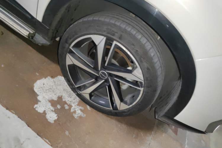 Used Roewe RX5 eMAX 2022 1.5T PHEV Fearless Prestige Edition Right Front Wheel Hub