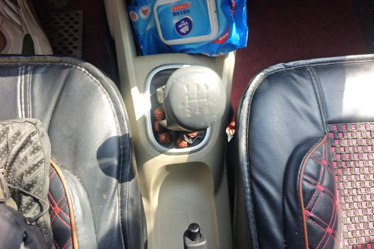 Used Venucia R50 2013 1.6L Manual Fashion Edition
