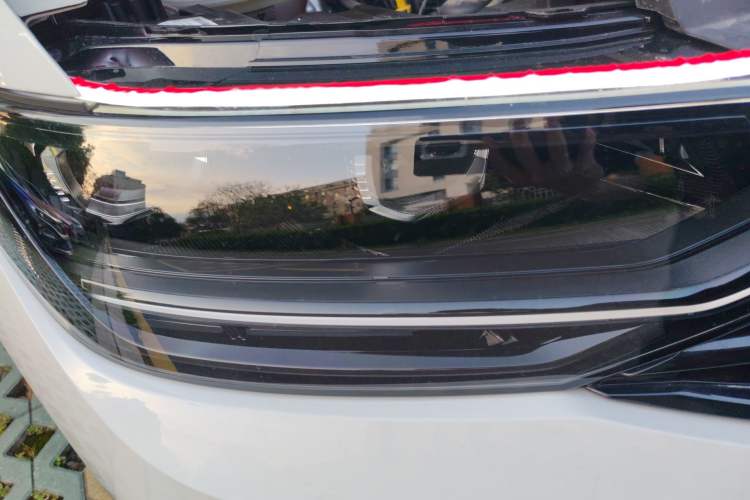 Used Volkswagen Tiguan X 2023 Revised Version 330TSI Two-Wheel-Drive Flagship Edition Right Front Headlight