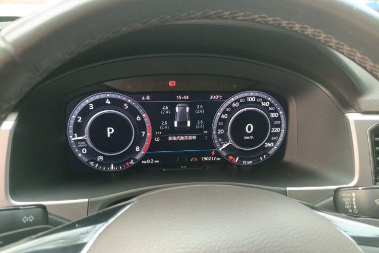 Used Volkswagen Teramont 2017 530 V6 Four-Wheel Drive Flagship Edition Instrument Cluster