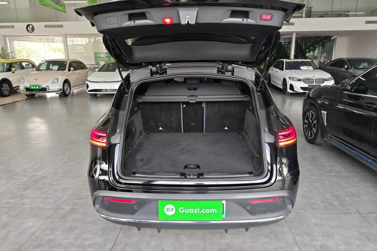 Used Mercedes-Benz EQC 2021 EQC 400 4MATIC Trunk