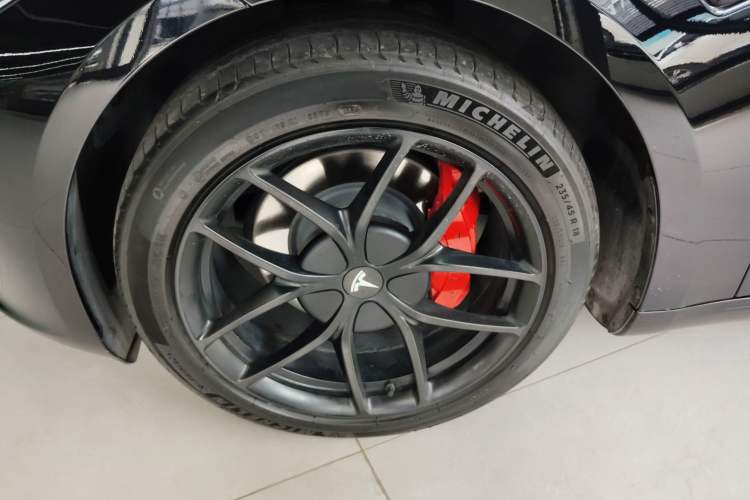 Used Tesla Model 3 2023 Rear-Wheel-Drive Version Left Front Wheel Hub