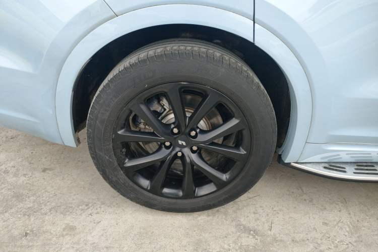 Used Li Auto ONE 2021 Extended-Range 6-Seater Version Right Rear Wheel Hub