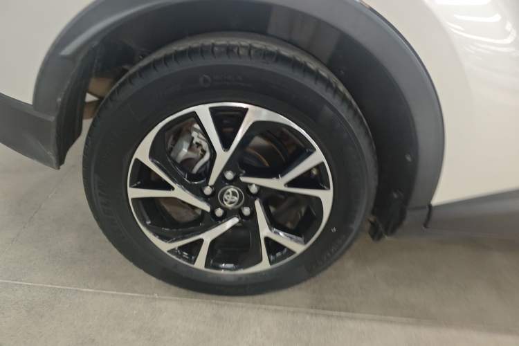 Used Toyota C-HR 2020 2.0L Luxury Edition Right Rear Wheel Hub