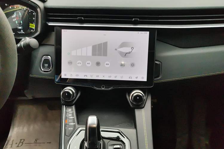 Used Lynk & Co 05 2020 2.0TD Two-Wheel Drive Shine Halo