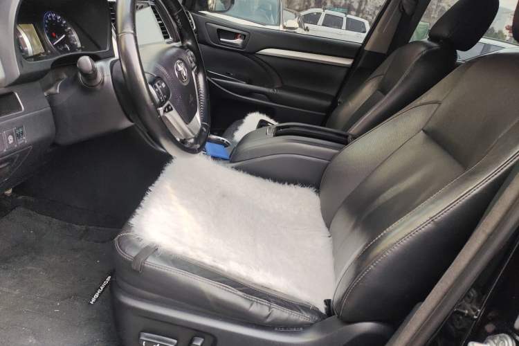 Used Toyota Highlander 2017 2.0T Four-Wheel Drive Black Edition Limited Model
