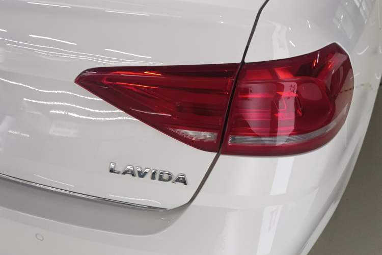 Used Volkswagen Lavida 2015 1.6L Automatic Comfort Edition