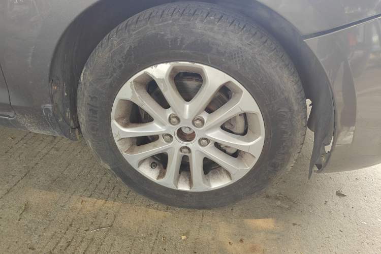 Used Ford Focus 2013 Sedan Classic 1.8L Manual Base Model Right Front Wheel Hub