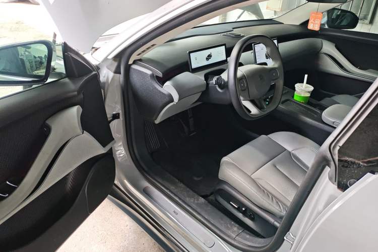 Used Nio ET5 2022 75 kWh Driver Seat