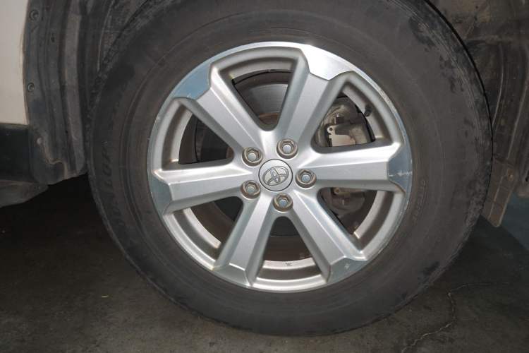 Used Toyota Highlander 2012 2.7L 2WD 5-Seater Elite Edition Right Front Wheel Hub