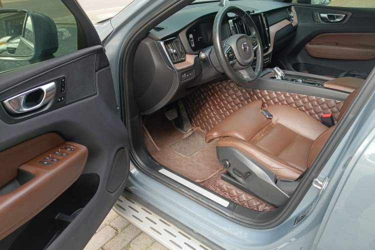 Used Volvo XC60 New Energy 2022 T8 Plug-in Hybrid All-Wheel Drive Smart Luxury Edition