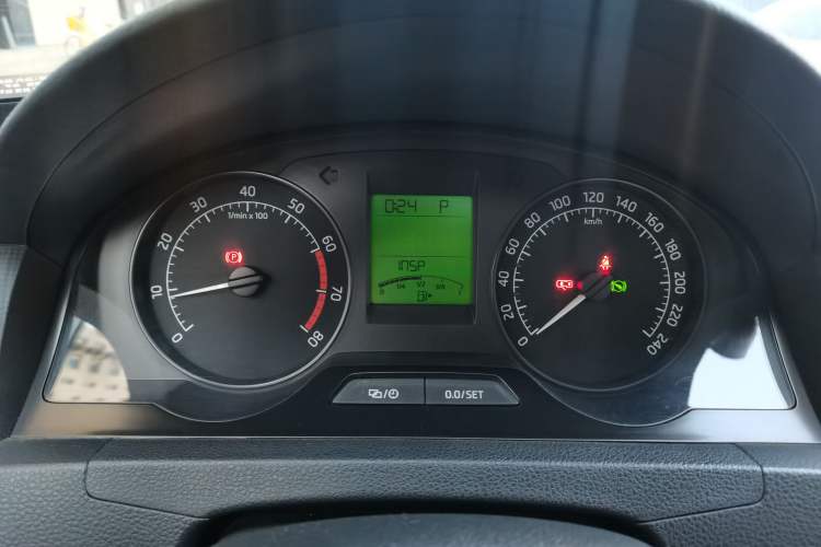 Used Skoda Rapid 2015 1.6L Automatic Smart Selection Model