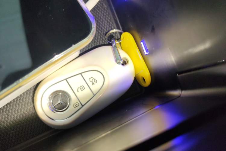 Used Mercedes-Benz C-Class 2022 Restyled C 200 L Sport Edition Vehicle Key