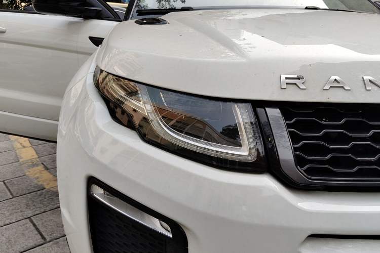 Used Land Rover Range Evoque 2017 2.0T HSE DYNAMIC All-Wheel Drive Edition
