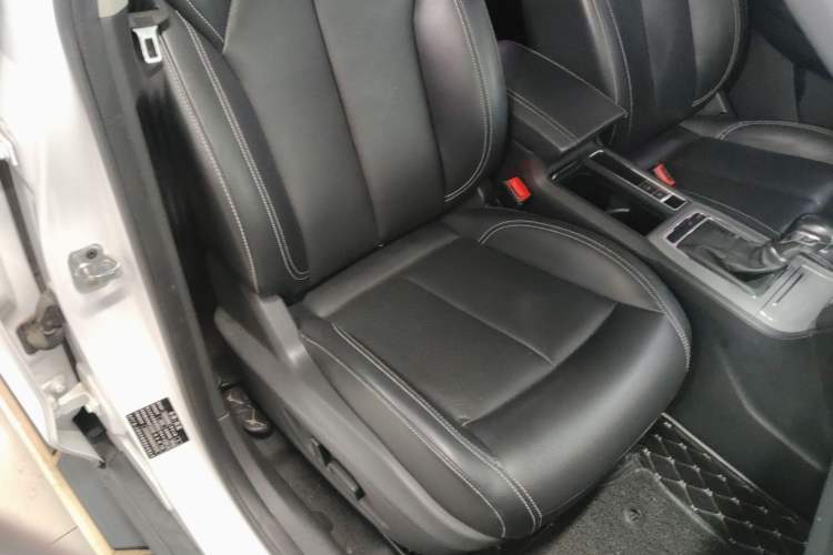 Used Roewe RX5 2016 20T Two-Wheel Drive Automatic Internet Smart Edition Right Front Seat