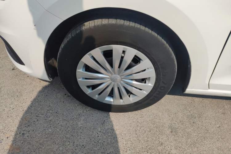 Used Volkswagen Santana 2021 1.5L Manual Fashion Edition Left Front Wheel Hub