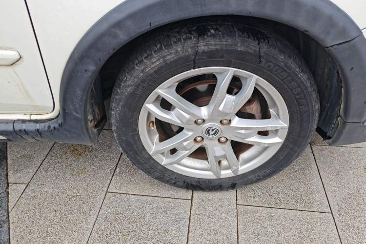 Used CHANGAN CX20 2014 1.4L Manual Sunroof Navigation Version – China IV Standard Right Front Wheel Hub