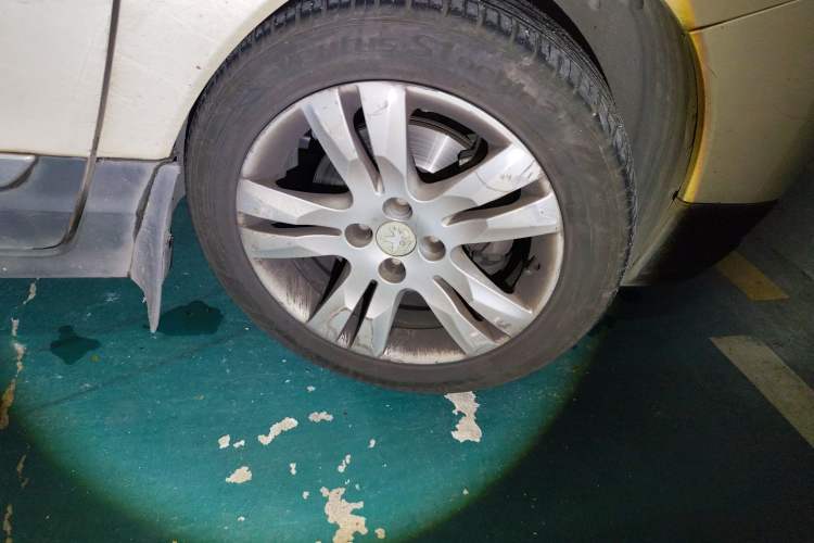 Used Peugeot 3008 2015 2.0L Automatic Trend Edition Right Front Wheel Hub