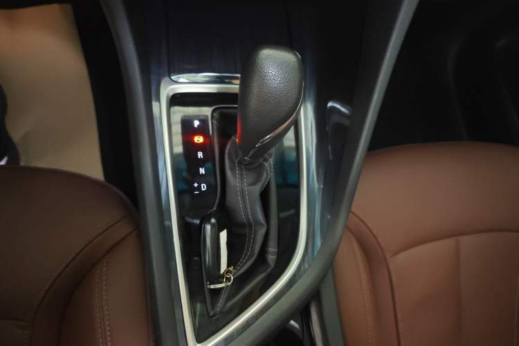 Used Buick GL6 2019 18T 6-Seater Connected Luxury Version China VI Standard