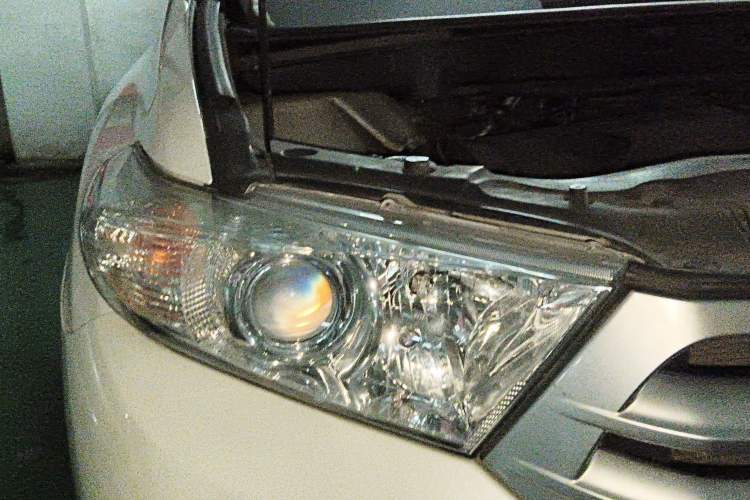 Used Toyota Highlander 2012 2.7L Two-Wheel Drive 7-Seater Luxury Edition
