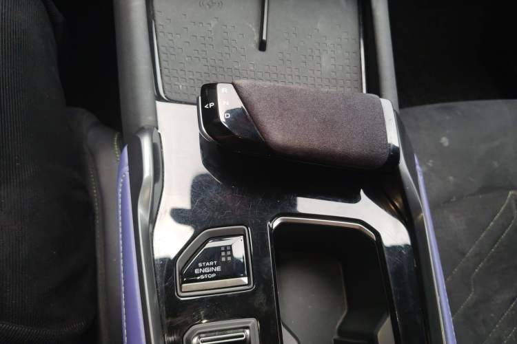 Used CHANGAN UNI-T 2023 2nd Generation 1.5T Sport Edition Flagship Version Gear Lever