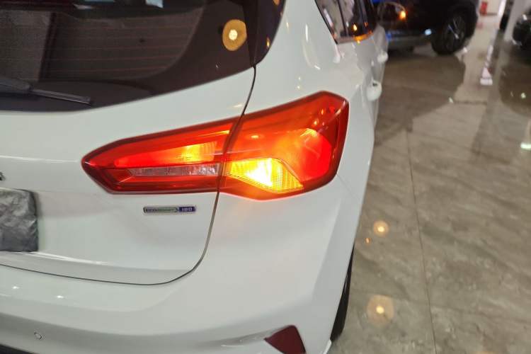 Used Ford Focus 2021 Hatchback EcoBoost 180 Automatic Titanium Edition