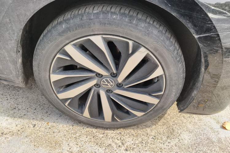 Used Volkswagen Passat 2022 330TSI Starry Elite Edition Right Front Wheel Hub