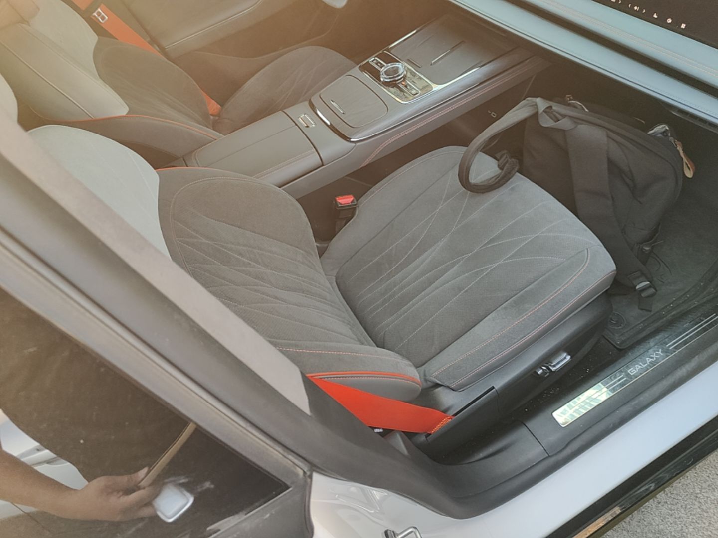 Geely Galaxy E8 2025 620 km All-Wheel Drive Starship LiDAR-Enabled Intelligent Driving Version — снимка 19