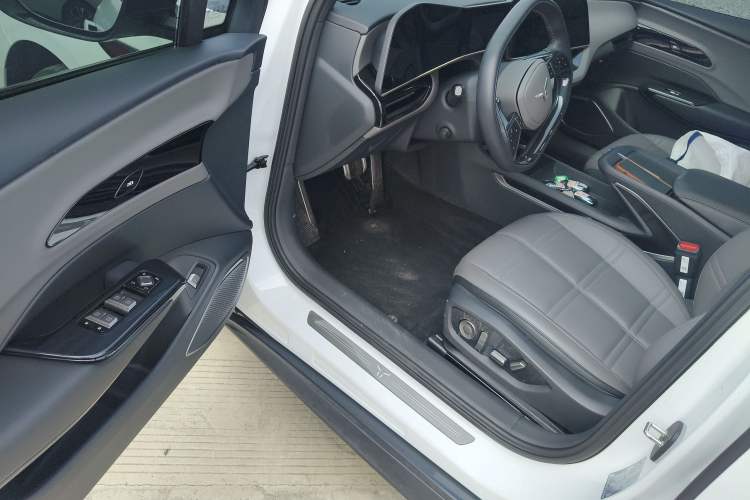 Used Hongqi EH7 2024 760 Pro+ Four-Wheel Drive Version Driver Seat