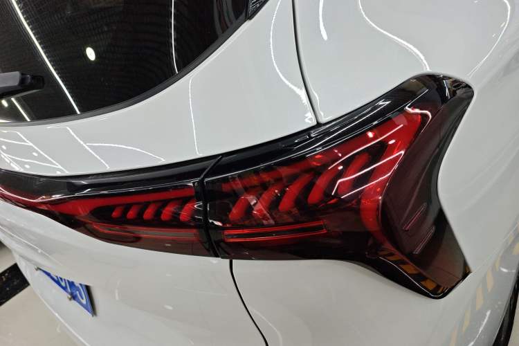 Used FORTHING Yacht 2023 1.5T DCT Starry Luxury Edition